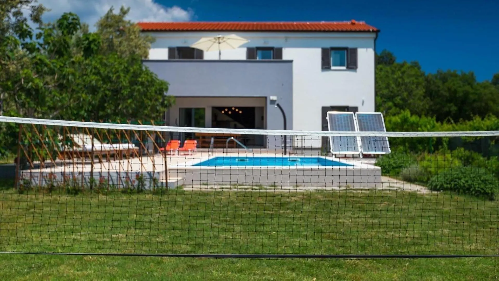 Ferienhaus Mit Privatpool Fuer 8 Personen Ca 200 Qm In Medulin, Istrien Suedkueste Von Istrien Medulin